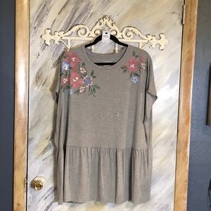 NEW! Lane Bryant Embroidered Tee Shirt size 18/20